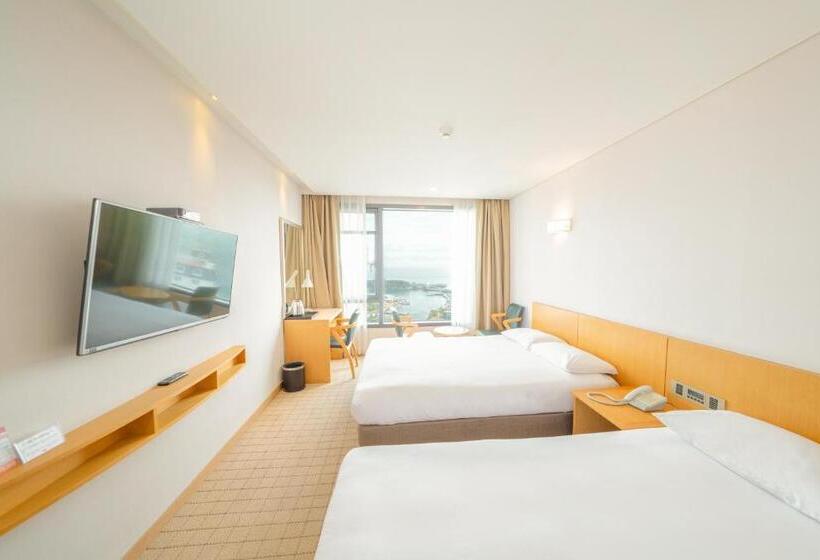 Номер Deluxe Вид на Море, Mstay