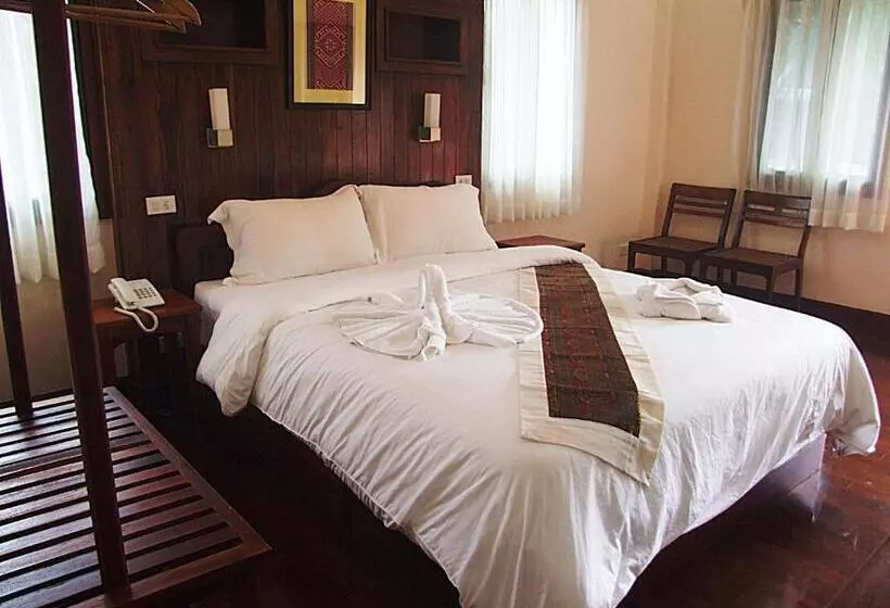 バルコニー付きスタンダードルーム, Pakhongthong Villa