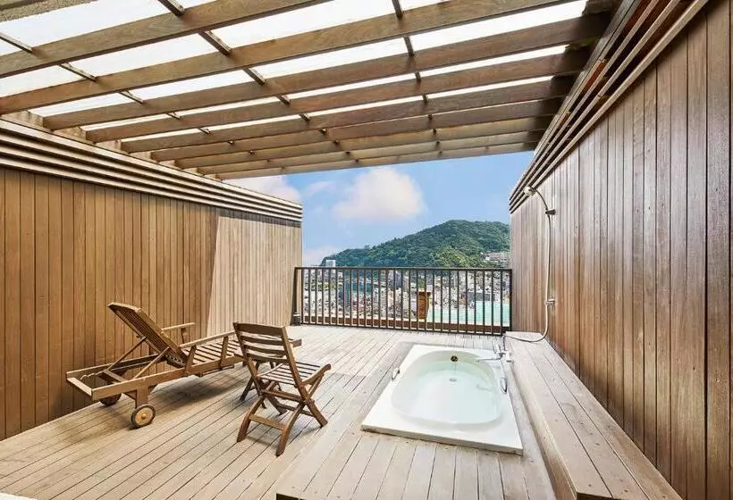 اتاق لوکس با تخت بزرگ, Relax Resort