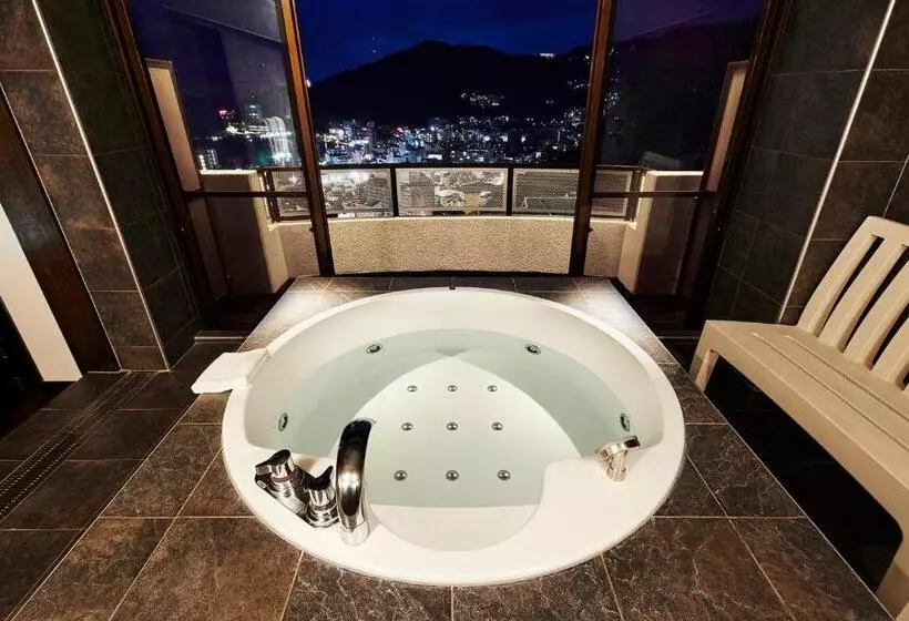 اتاق لوکس با چشمانداز, Relax Resort