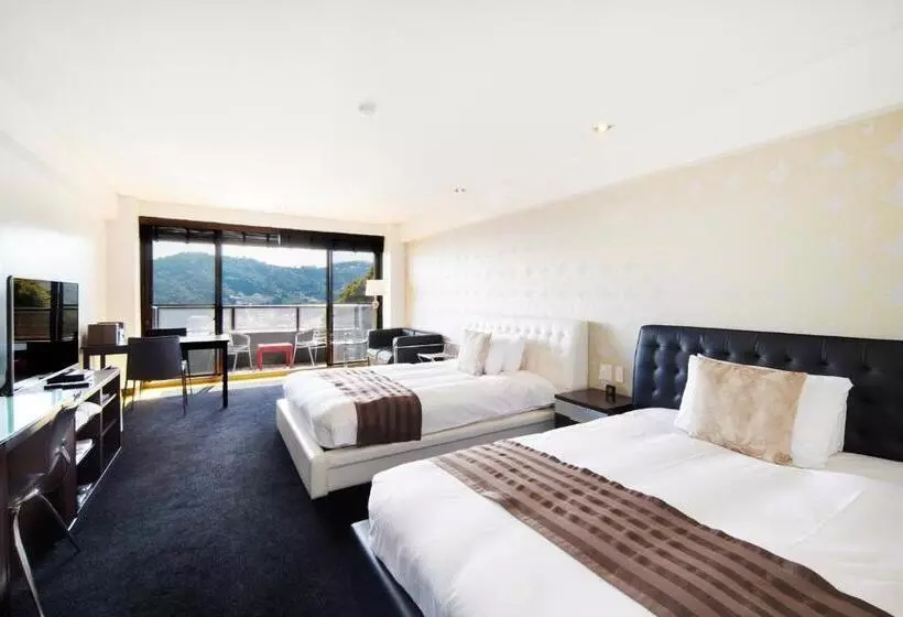 اتاق لوکس با وان آب گرم, Relax Resort