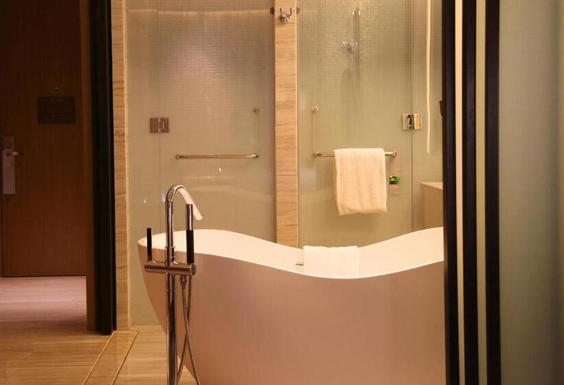 Номер Executive, Renaissance Suzhou Wujiang