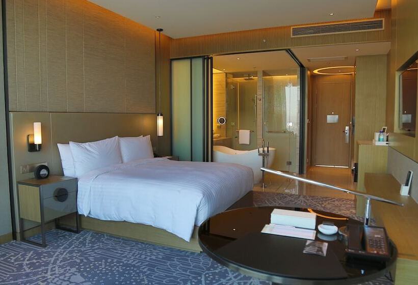 Номер Executive, Renaissance Suzhou Wujiang