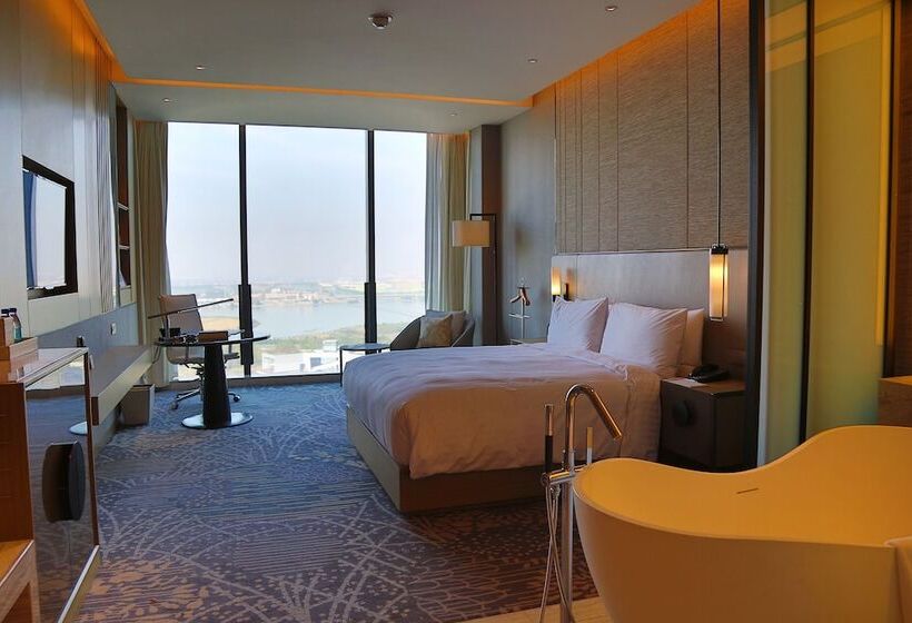 Номер Executive, Renaissance Suzhou Wujiang