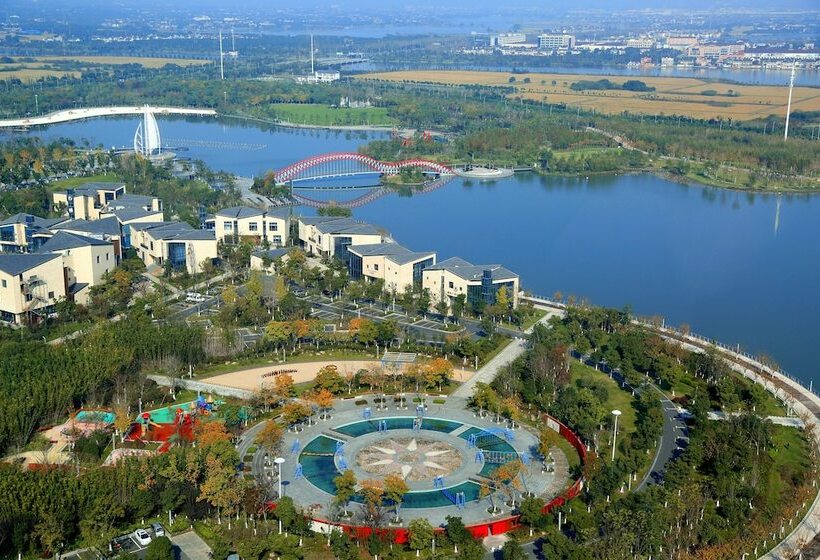 Номер Премиум Вид на Озеро, Renaissance Suzhou Wujiang