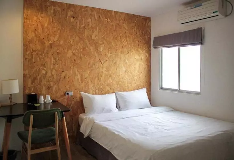 اتاق استاندارد, Light Hostel