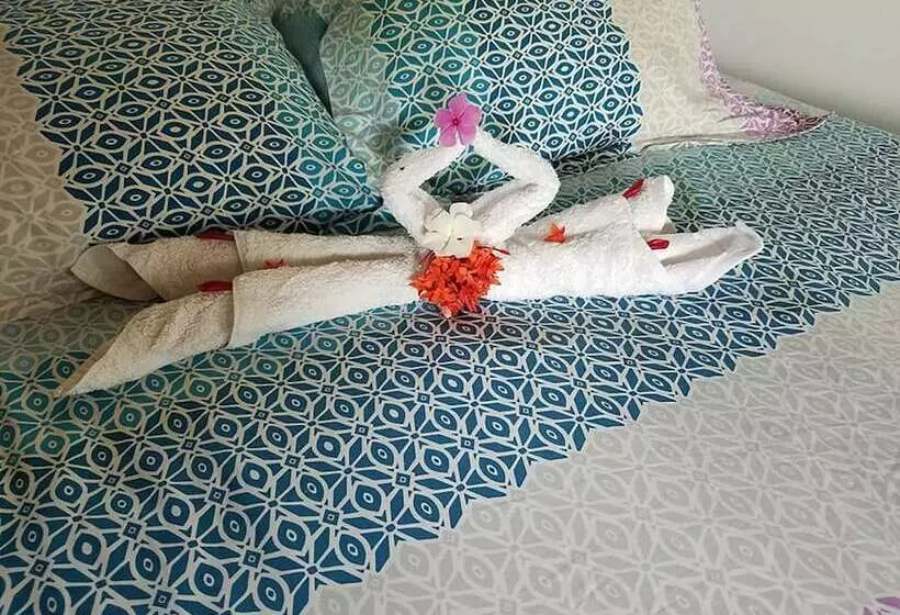 استودیوی استاندارد با تخت دو نفره بزرگ, Guava Grove Resort & Villas