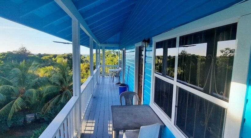 استودیوی استاندارد با تخت دو نفره بزرگ, Guava Grove Resort & Villas