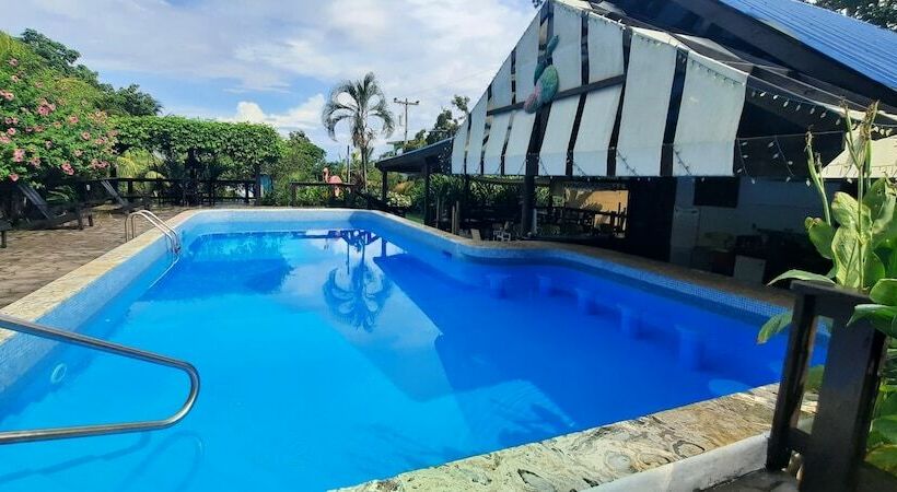 استودیوی استاندارد با تخت دو نفره بزرگ, Guava Grove Resort & Villas