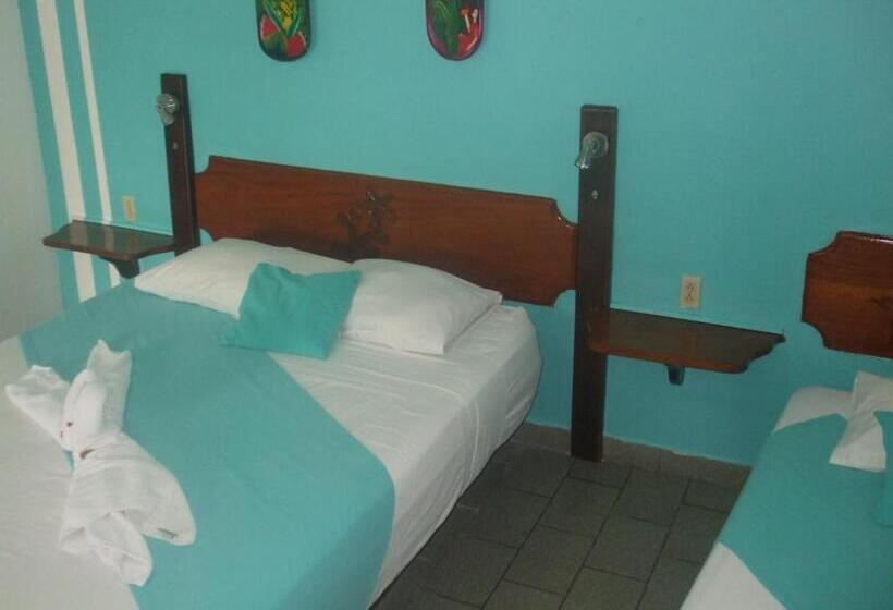 غرفة قياسية ثلاثية, Casa Del Mar