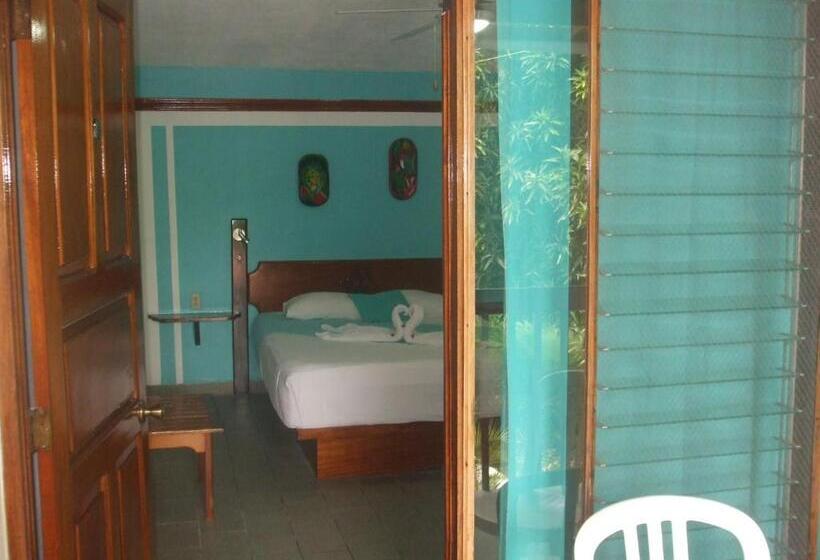 غرفة قياسية ثلاثية, Casa Del Mar