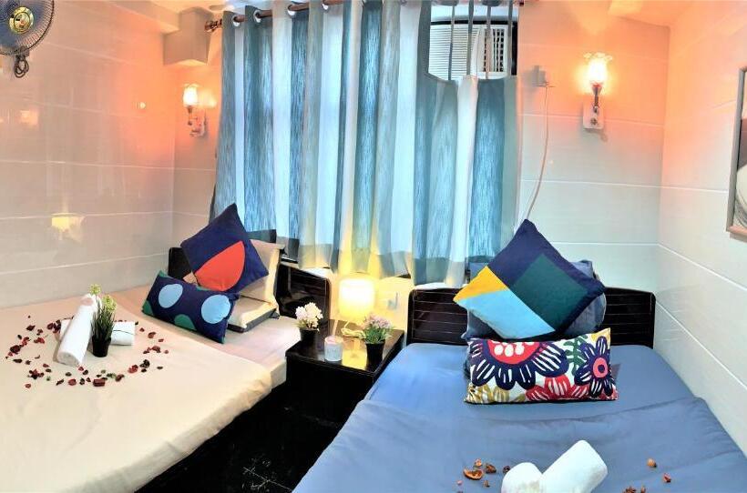 اتاق لوکس سه تخته, Cebu Inn