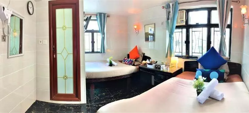 اتاق لوکس خانوادگی, Cebu Inn