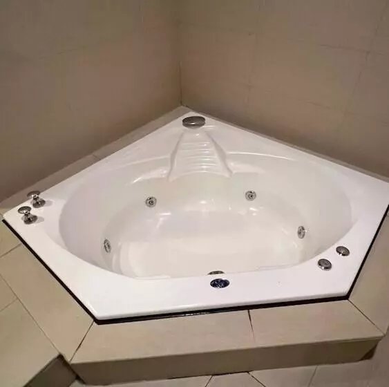 اتاق استاندارد, Charming Motel