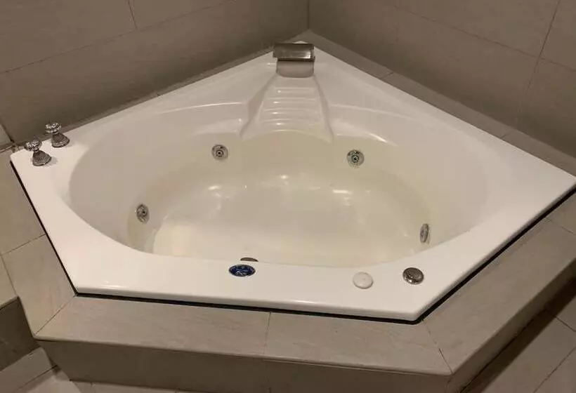 اتاق استاندارد, Charming Motel