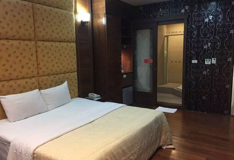 اتاق کلاس بیزنس, Charming Motel