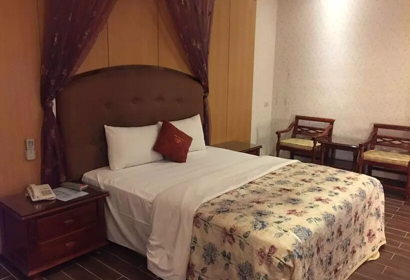 اتاق کلاس بیزنس, Charming Motel