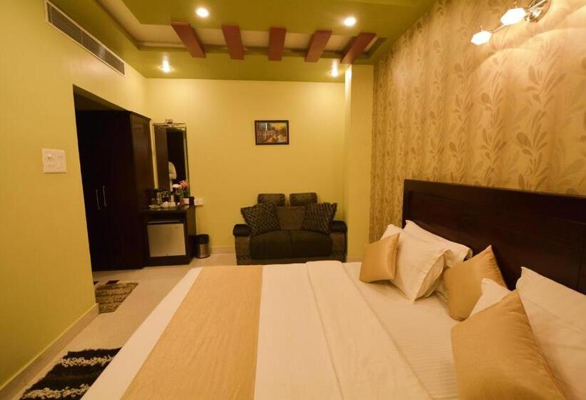 Chambre Triple Deluxe, Central Residency