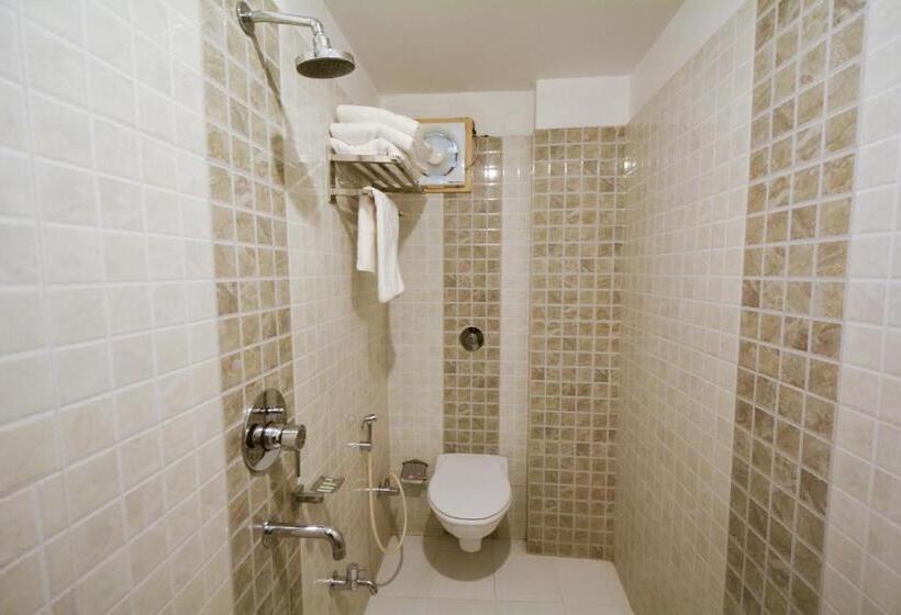 Chambre Triple Deluxe, Central Residency