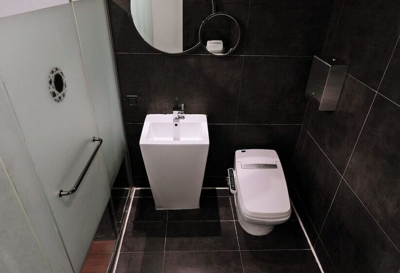 Quarto Deluxe, Sota Stay Gundae