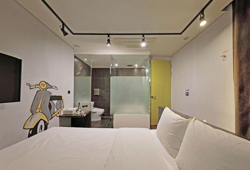 Quarto Deluxe, Sota Stay Gundae