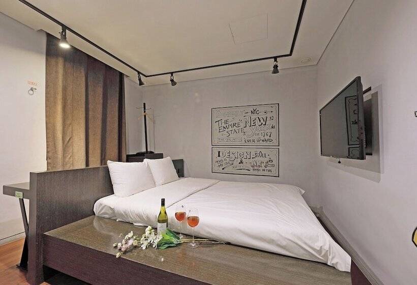 Quarto Deluxe, Sota Stay Gundae