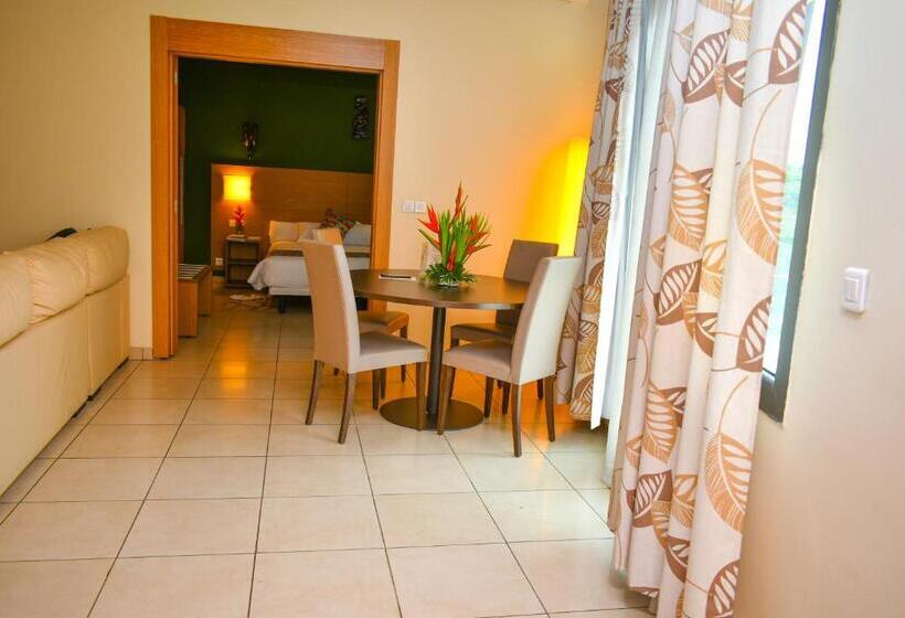 سوئیت با تخت بزرگ, Hôtel Palm Club