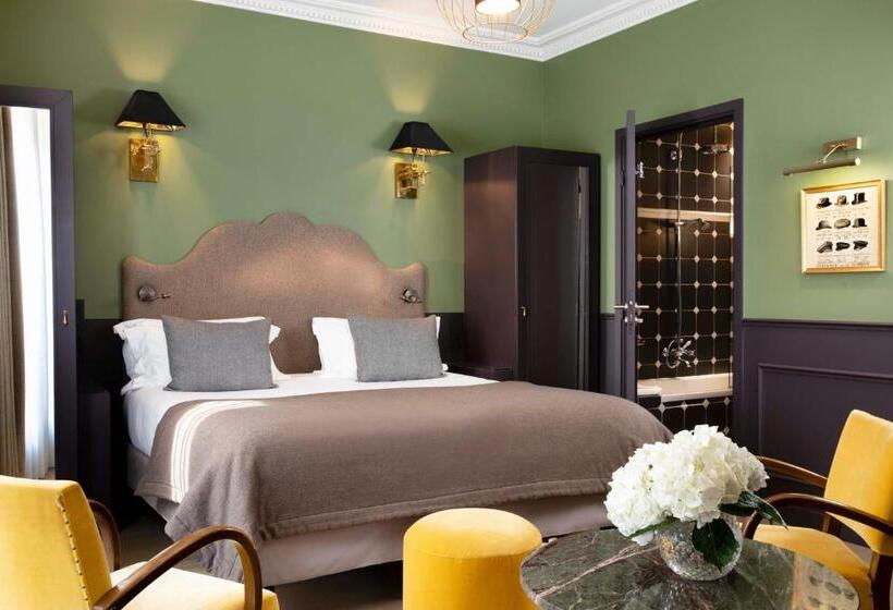 Номер Стандарт с Террасой, Monsieur & Spa