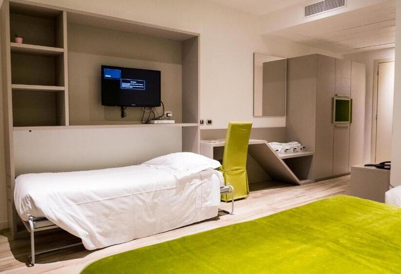 발코니가 있는 4인용 스탠다드 룸, Palace Hotel & Spa La Conchiglia D  Oro