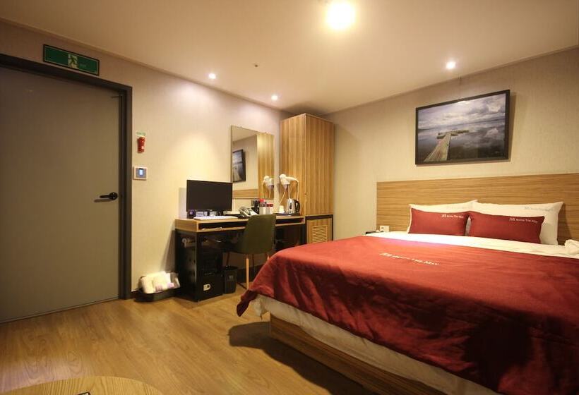 스탠다드 룸, The May