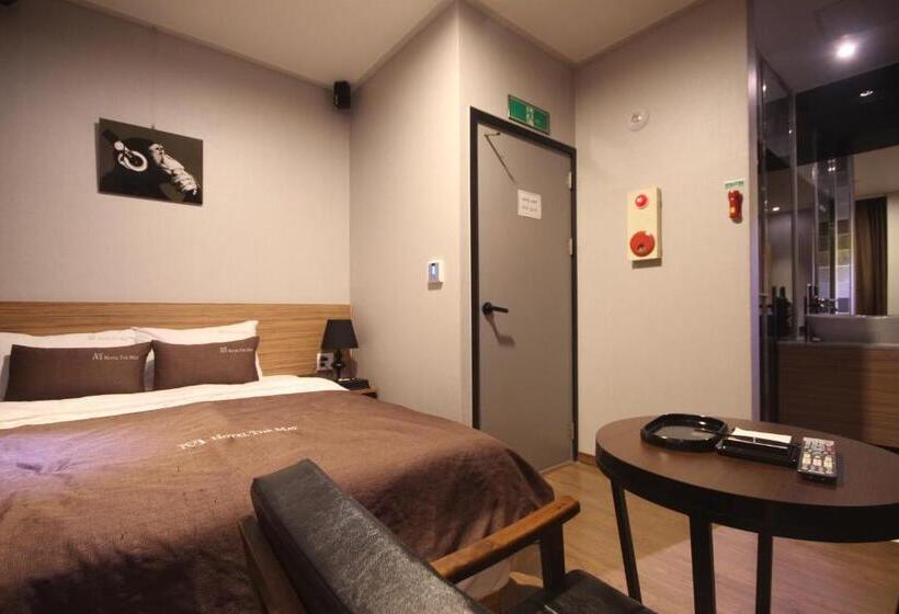 스탠다드 룸, The May