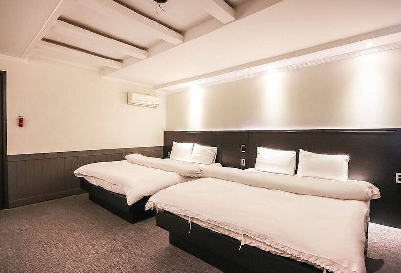 Номер Deluxe, Top Of Daegu Bible