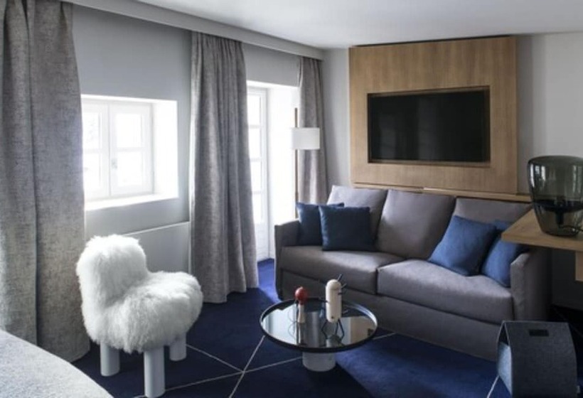 Номер Superior, White 1921 Courchevel