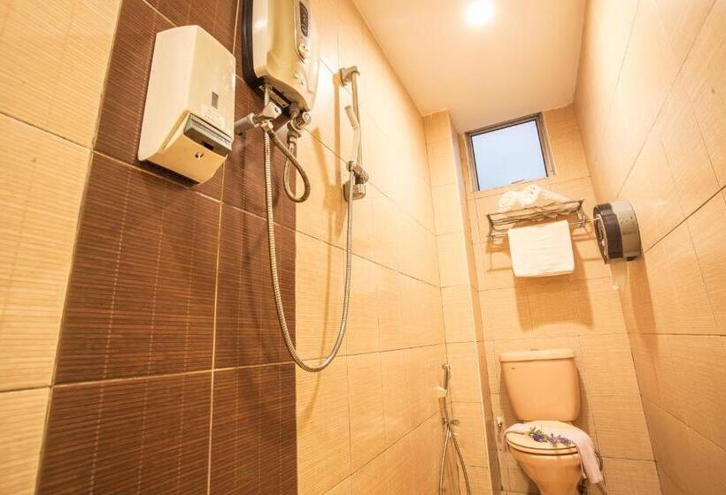 חדר משפחתי דלוקס, Lavender Inn Nusa Bestari