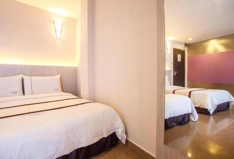 חדר משפחתי דלוקס, Lavender Inn Nusa Bestari