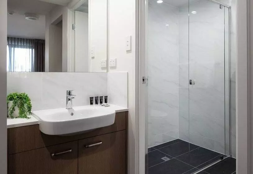 デラックススタジオ, Ascot Budget Inn & Residences