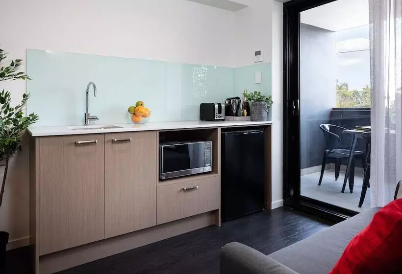 デラックススタジオ, Ascot Budget Inn & Residences