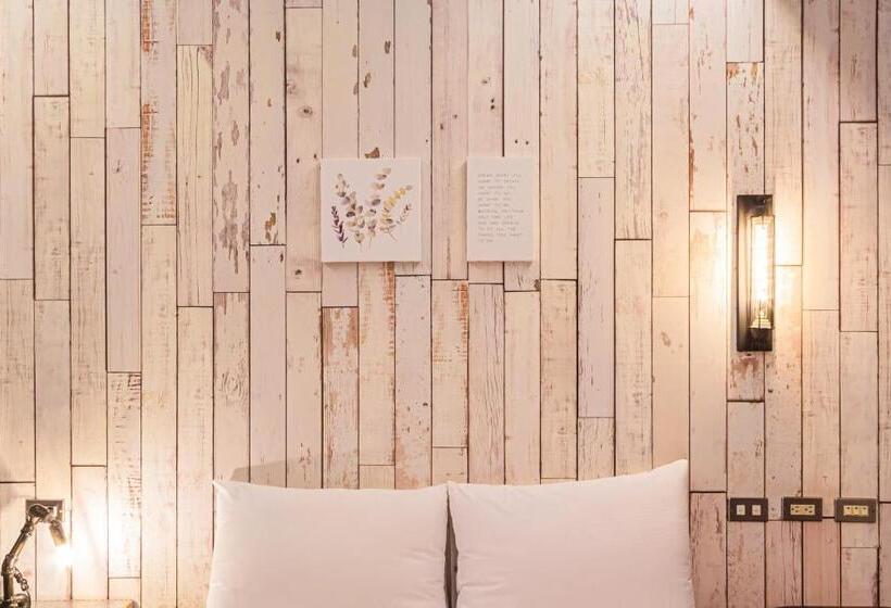 اتاق استاندارد, Ra Guesthouse