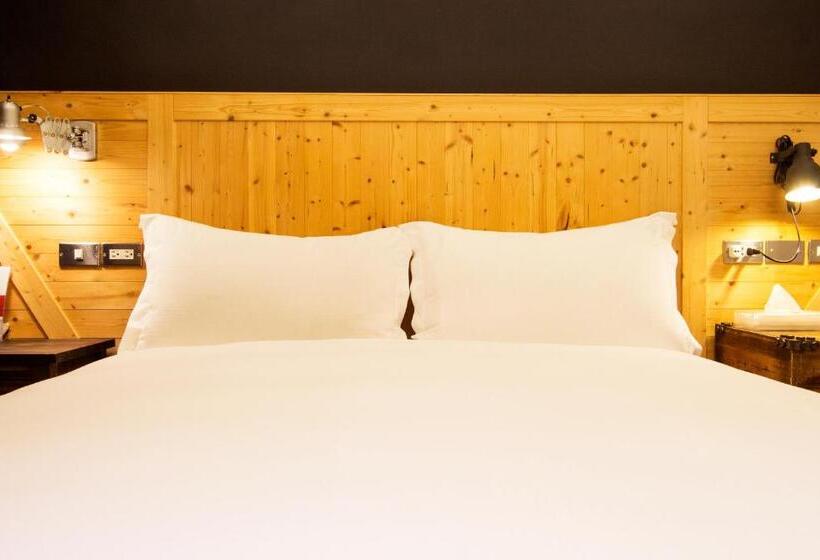 اتاق استاندارد, Ra Guesthouse