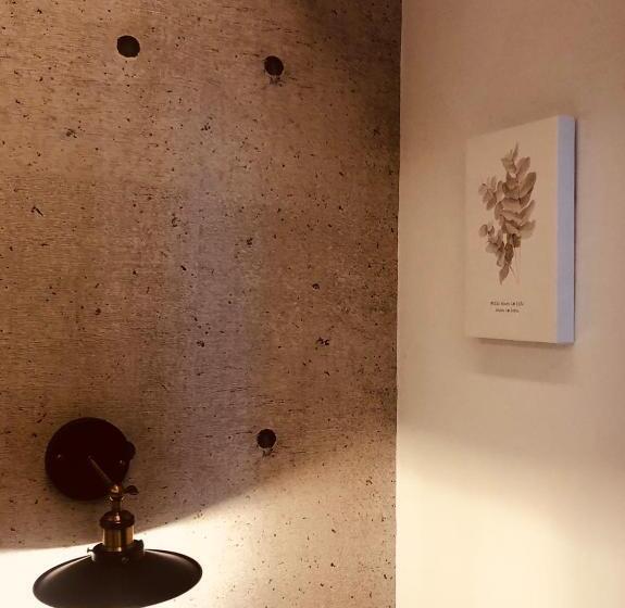 اتاق لوکس, Ra Guesthouse