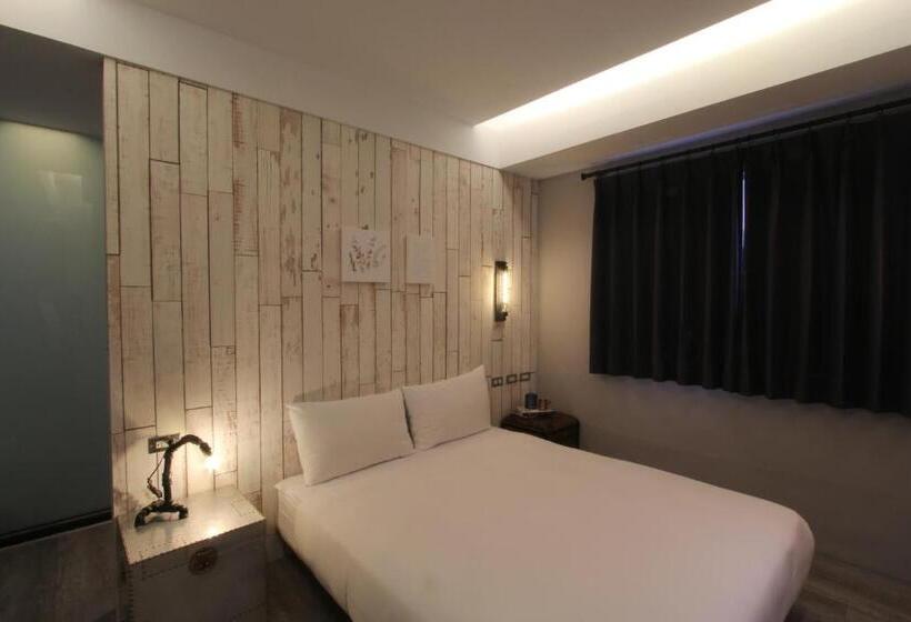 اتاق لوکس, Ra Guesthouse