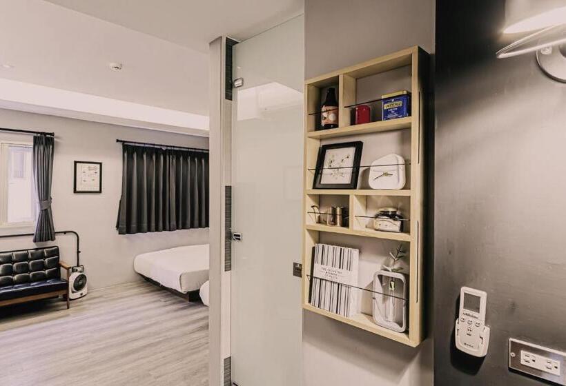 اتاق کلاسیک چهارنفره, Ra Guesthouse