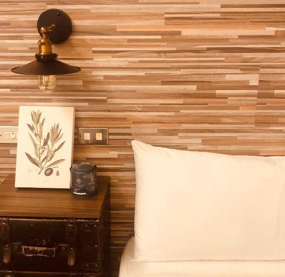 اتاق کلاسیک چهارنفره, Ra Guesthouse