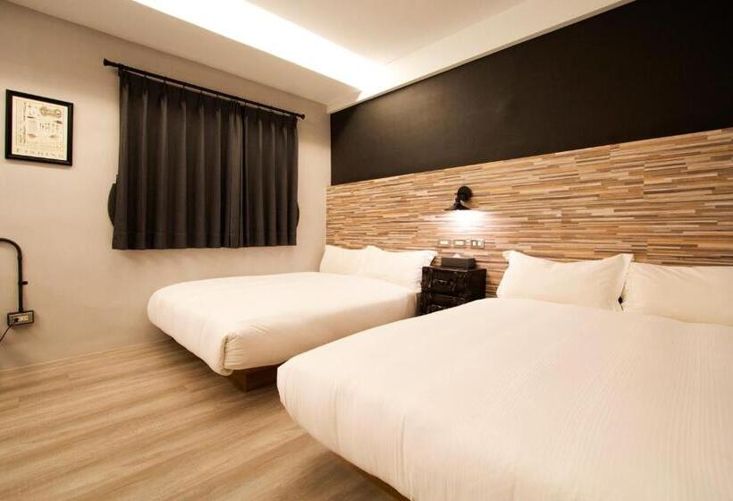 اتاق کلاسیک چهارنفره, Ra Guesthouse