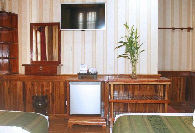 חדר סטנדרט לשלושה, Apple Guesthouse