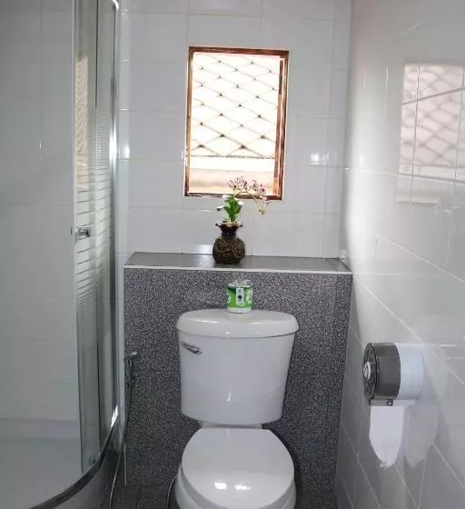 اتاق خانوادگی, Apple Guesthouse