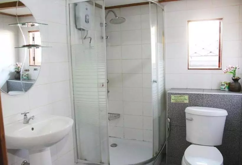 اتاق خانوادگی, Apple Guesthouse