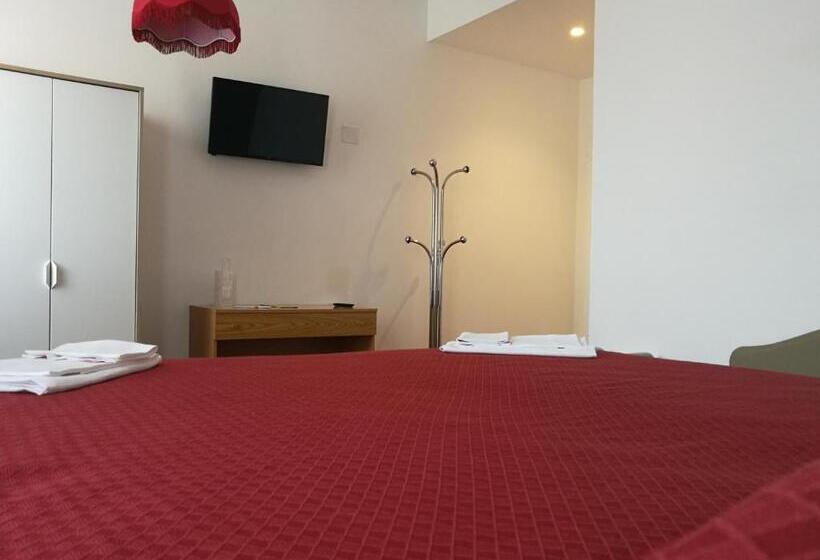 חדר משפחתי, Piccola Firenze