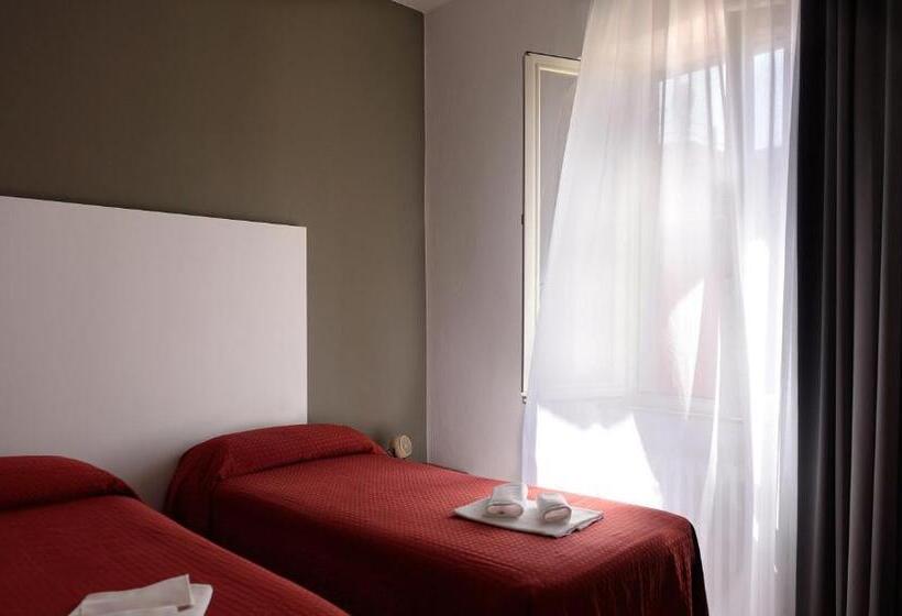 חדר אקונומי, Piccola Firenze