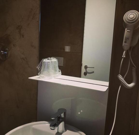 חדר משפחתי, Piccola Firenze